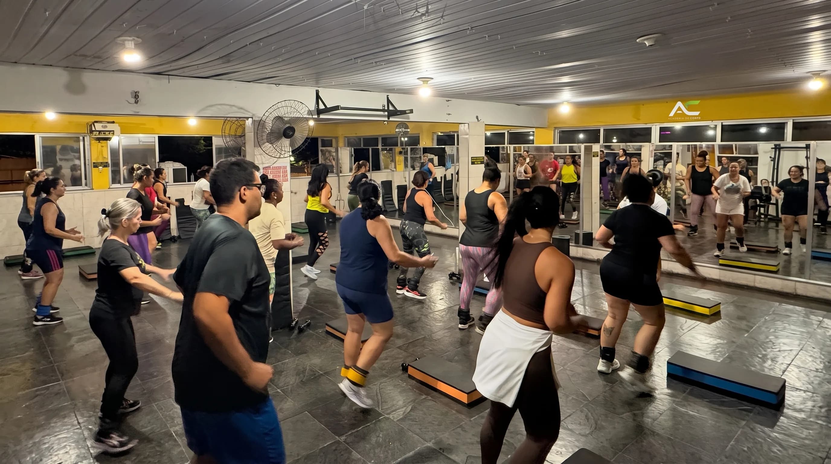Academia do Corpo - Estrutura de musculação e treinamento em Anchieta